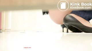 girl poop in toilet - video 15