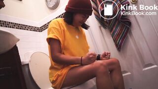 Asian girl pooping short film