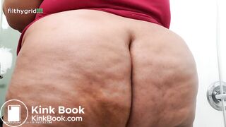 Ebony ssbbw shitting and wiping