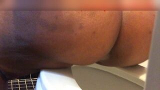 Big booty Pooping Ten