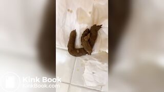 Asian milf with creamy pussy pooping