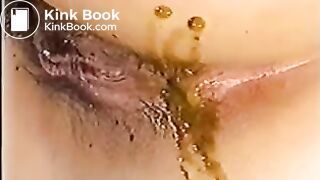 女の子が裸になってうんこ！おしっこ,うんこ,浣腸,2穴攻め23