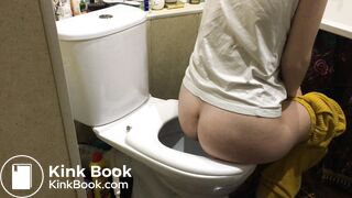 Long Gnarly Poo Sideways on the Loo