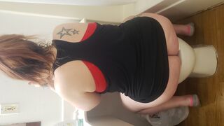 Chick trying to blast her ass !