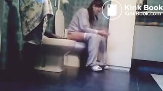 spy toilet - video 326