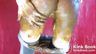 sexy Russian woman pooing and peeing - video 2