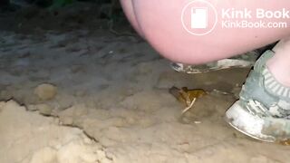 Shitting outdoors - video 2