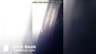 uma garota no penico