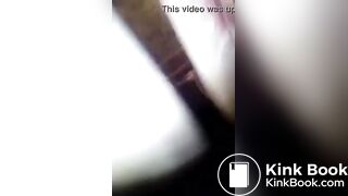 uma garota no penico