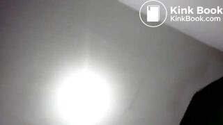 Cagando no anal moreninha