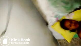 Cagando no anal moreninha