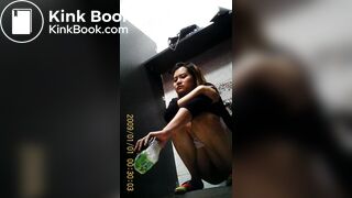 Thai girls on toilet 17