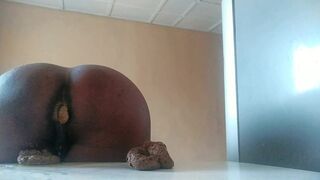 Creamy ebony poop - video 2