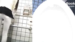 asian girl toilet pooping - video 2