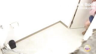 Girl desperate to poop - video 6