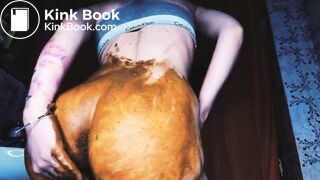 gorgeous and sexy Russian woman pooping