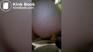 Scatlady shits and eat