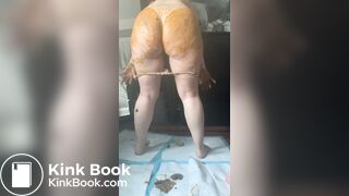 Pretty girl shits her sexy knickers