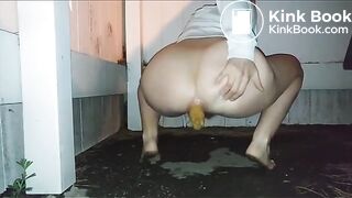 girl shitting - video 36