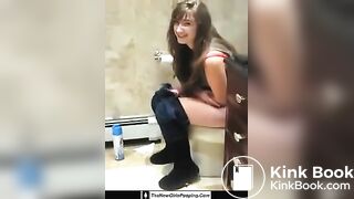 Girls toilet - video 118