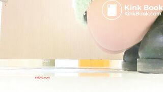girl poop in toilet - video 11