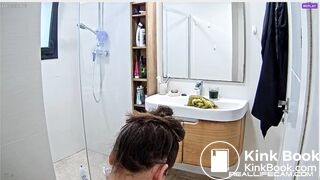 russian girl takes a dump