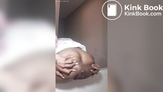 Ebony shit in bath