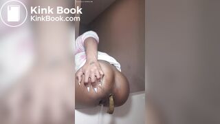 Ebony shit in bath