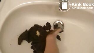 chubby babe with big sexy ass poops and pees