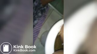 clean her ass after poo