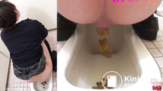 Japanese girls shitting (1/3)