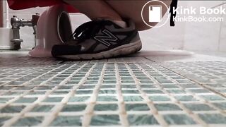 Korean girl pooping - video 31