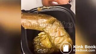 Seasoned steamed broccoli with extra cheese