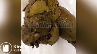 Seasoned steamed broccoli with extra cheese