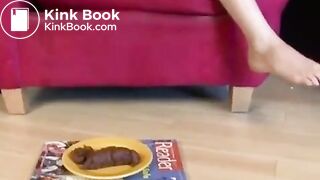 Sexy "milky" skin girl pooping for the luckiest douchbag in USA! :D