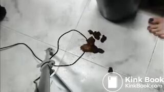 blonde poo and pee show