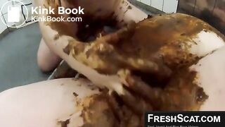 Bbw enjoys scat