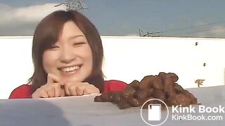 Beauty japanese woman show peeing and shitting