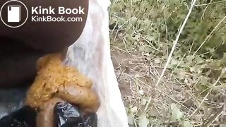 Grunting Ebony takes a huge shit