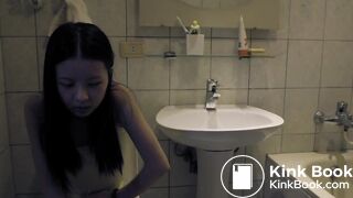 Taiwan girl smelly shit