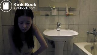 Taiwan girl smelly shit