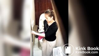 Beautiful_toilet_of_a_famous_department_store_4