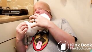 2 girls poop - video 2