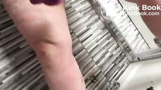 Hot chubby girl hot shit play in the shower