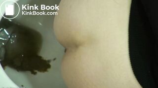 Visible Diarrhea and Farts by Mature Woman