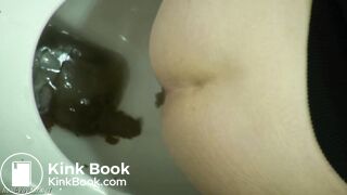 Visible Diarrhea and Farts by Mature Woman