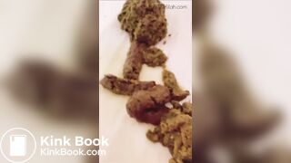 Big ass Latina shits in the bath tub