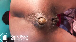 Ebony Quick Closeup Poop