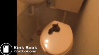 Japanese amateur woman selfie shitting