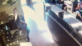 Irate Woman Shits on Restaurant Floor, Throws Feces at Worker.mp4